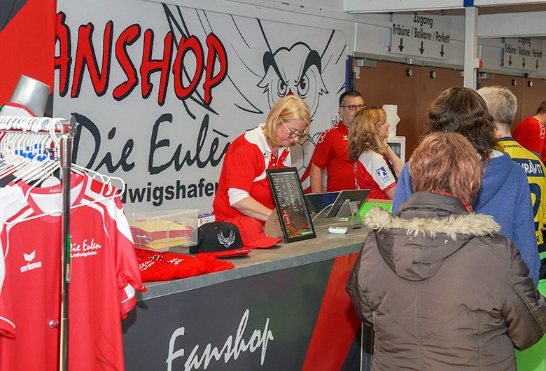 Der Neue Fanshop Der Eulen Zieht An Twl Kurier